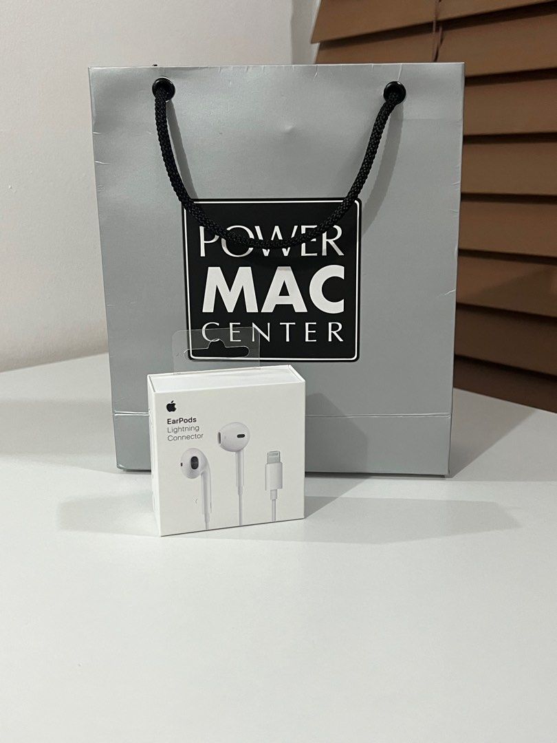 EarPods with Lightning Connector
