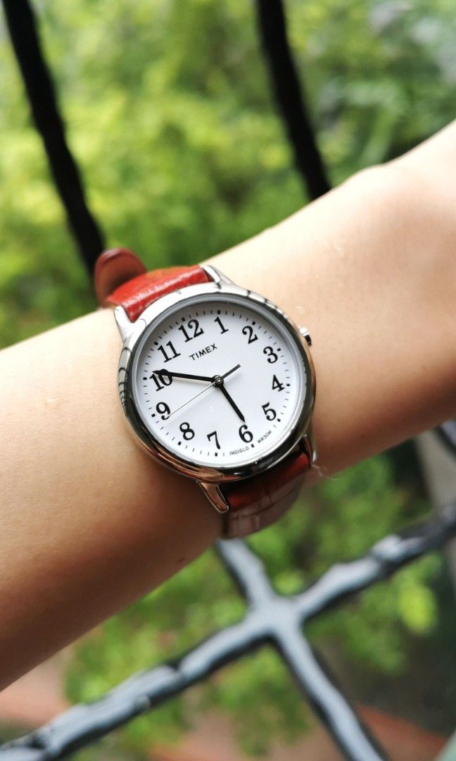 Timex women's easy reader cheap leather strap 30mm watch