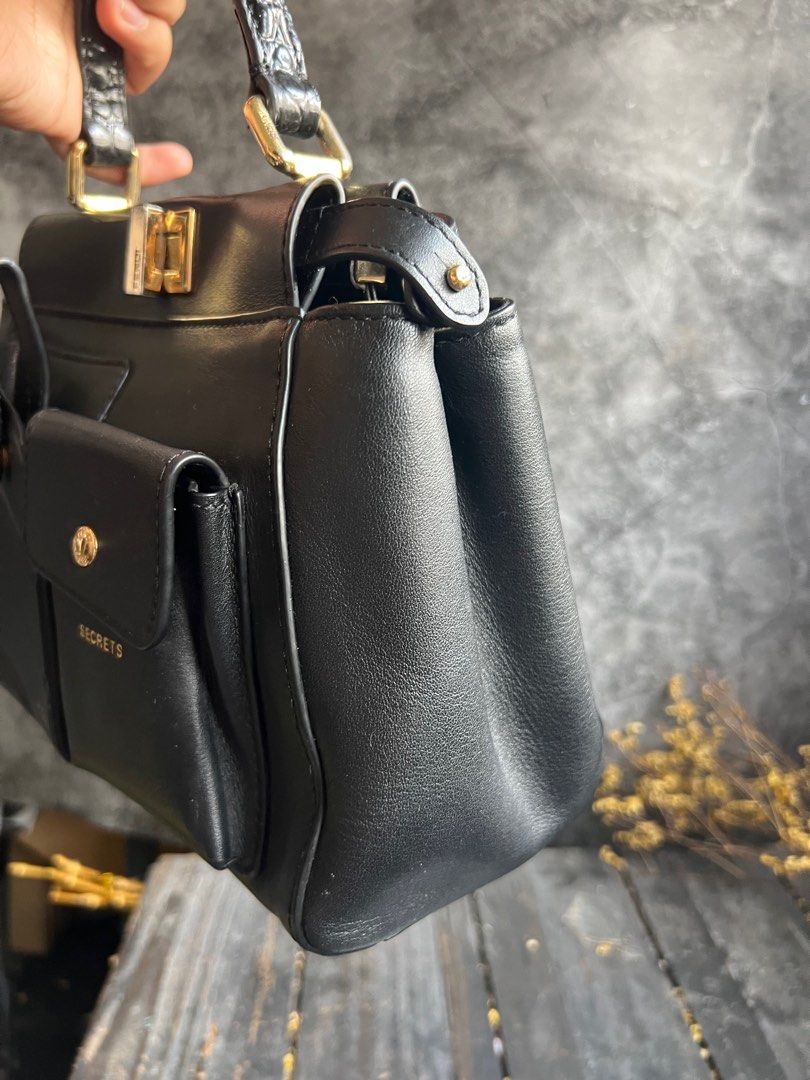 Fendi hotsell secrets bag