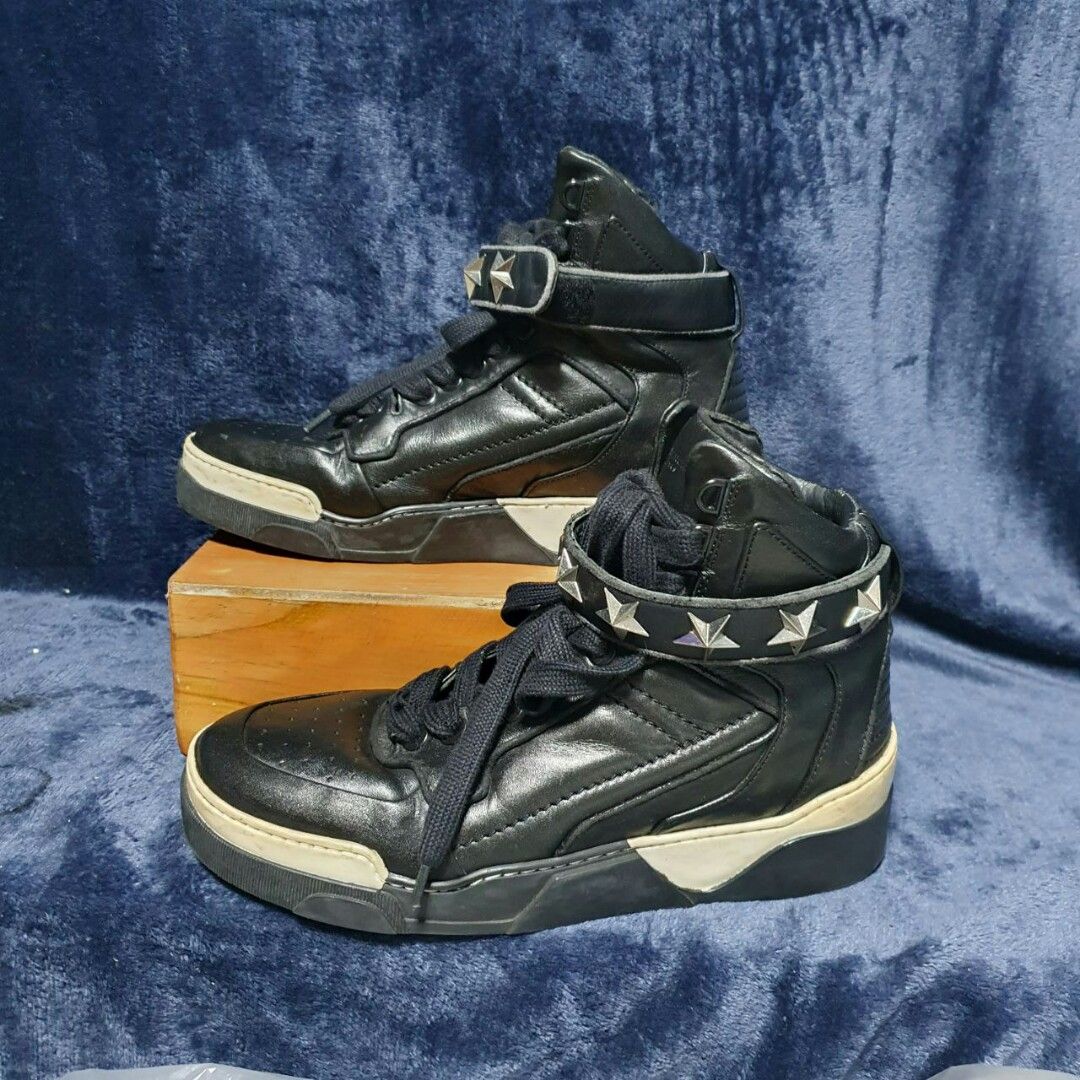 Givenchy sneakers high top hot sale