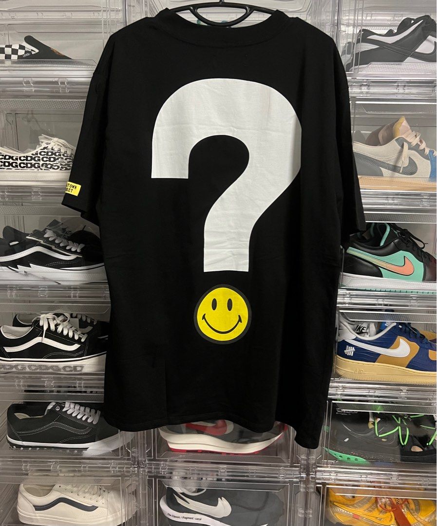 Guess x chinatown market x smiley tee hot sale