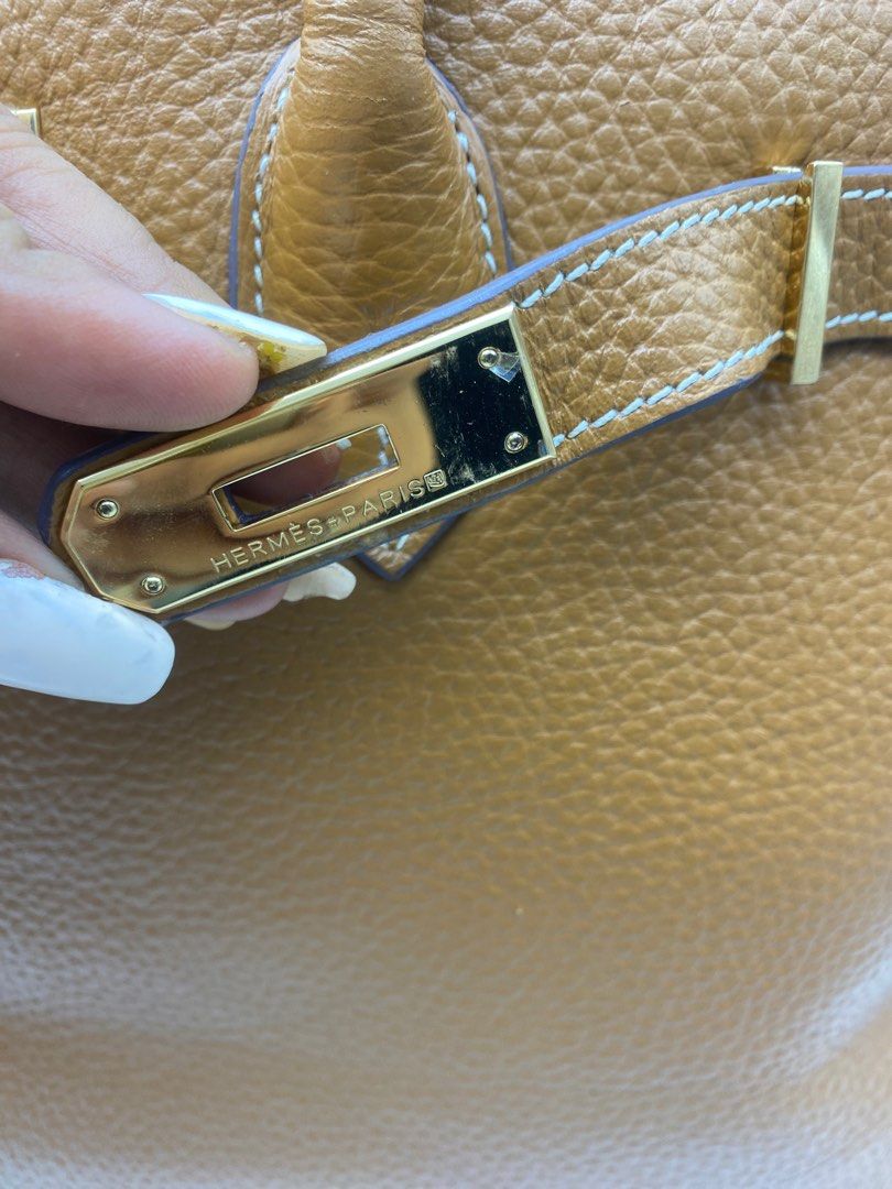 HERMES BIRKIN 30 with stamp (Category: Luxury Bags & Wallets) located in Bacolod City. Submitted by chuchaystuffs (Listing ID 1249403804, Image 3). Description: Signs of use and ung pull inside pocket Tpos ung prang metal sa labas na lock wla na dn po pls see pics .