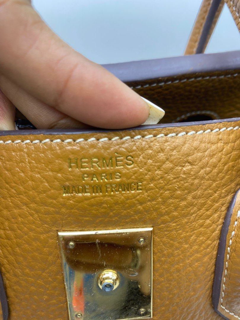 HERMES BIRKIN 30 with stamp (Category: Luxury Bags & Wallets) located in Bacolod City. Submitted by chuchaystuffs (Listing ID 1249403804, Image 2). Description: Signs of use and ung pull inside pocket Tpos ung prang metal sa labas na lock wla na dn po pls see pics .