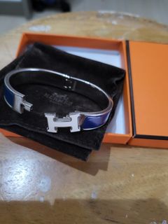 Louis Vuitton men ring M size, Men's Fashion, Watches & Accessories,  Scarves on Carousell