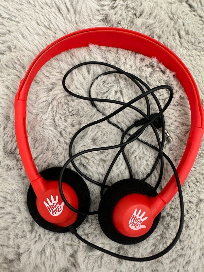 High Five! Headphones for kids (Category: Headphones & Headsets) located in San Juan City. Submitted by knickscorner (Listing ID 1249279283, Image 1). Description: .