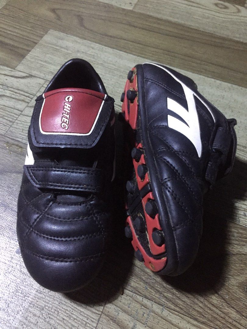 Hi tec store football boots