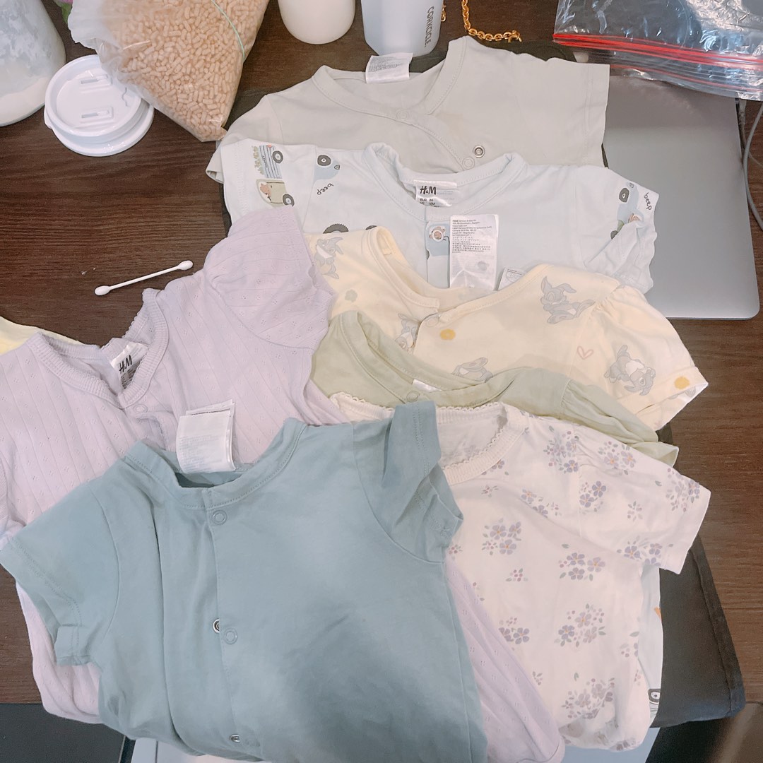 middag Verstrooien Leidingen H&M baby romper pyjama short onesie, Babies & Kids, Babies & Kids Fashion  on Carousell