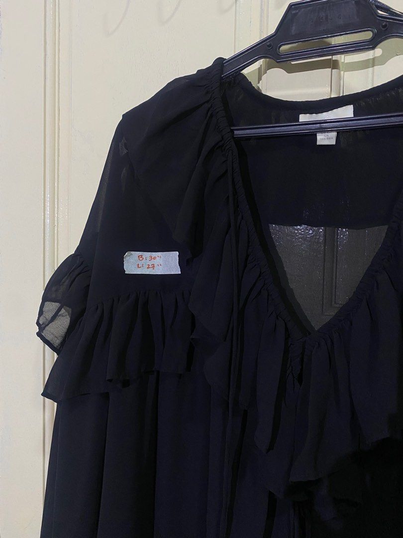 H M Black Blouse Women s Fashion Tops Blouses on Carousell