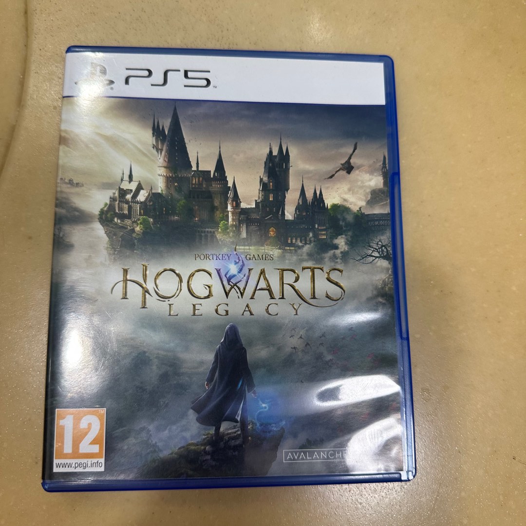 PS4 Hogwarts Legacy Deluxe/Standard (R1/R3), Video Gaming, Video Games,  PlayStation on Carousell