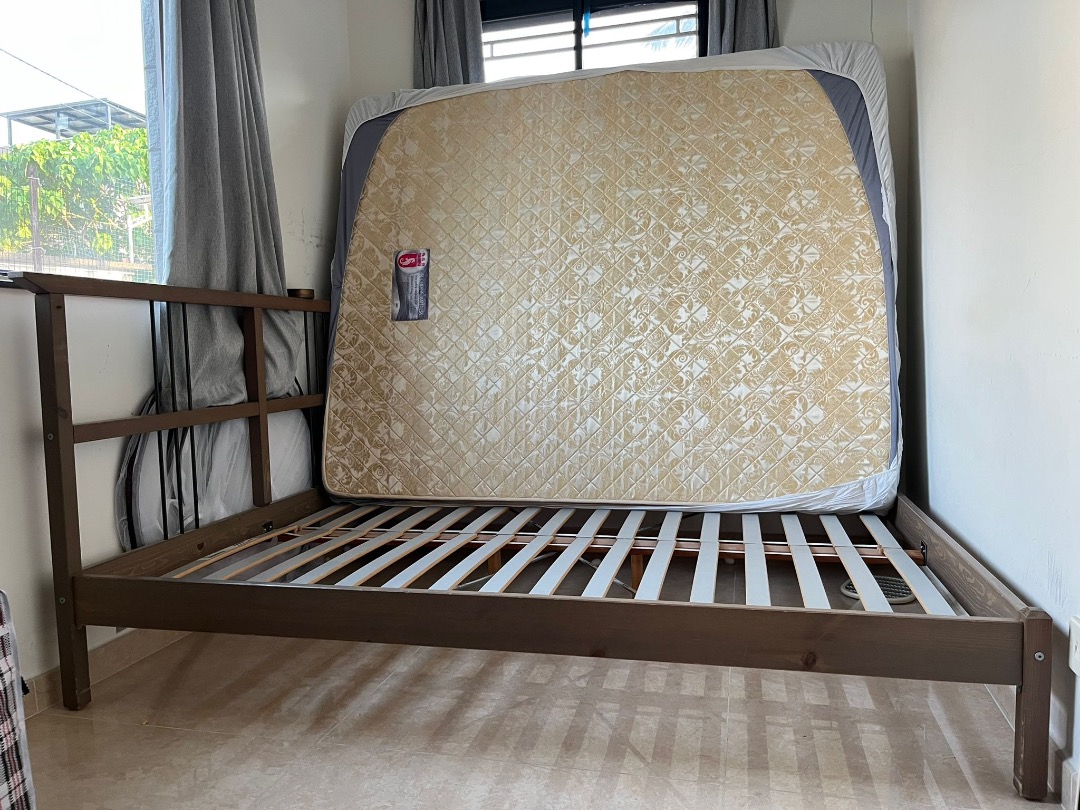 Ikea Sultan Luroy Full Slatted Bed Base And mattress, 傢俬＆家居, 傢俬, 床架及床褥