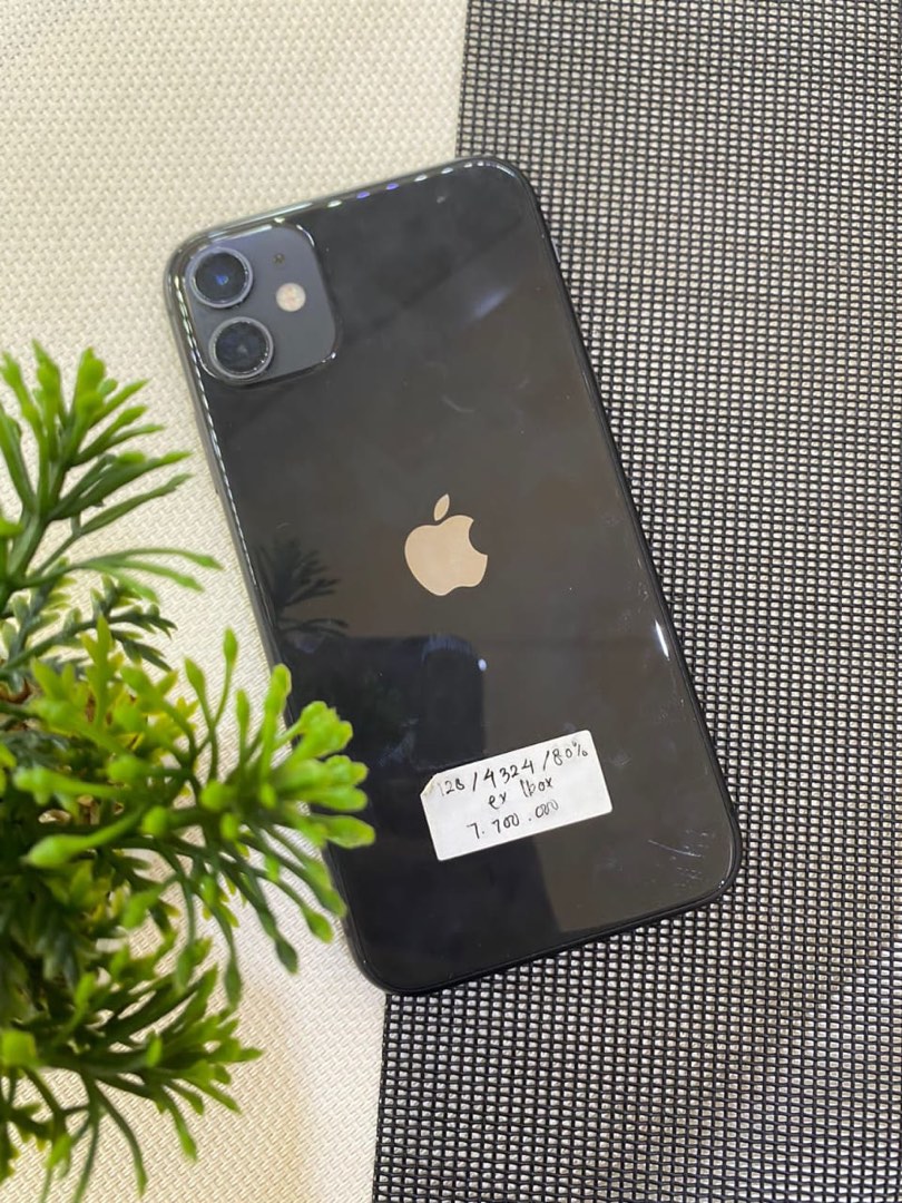 Iphone 11 Hitam 128gb Ex Ibox Fungsional Normal Semua Fullset On Carousell 6751