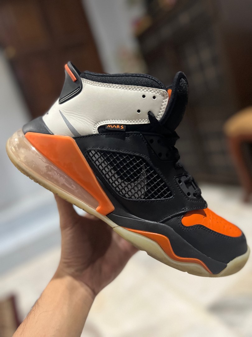 Nike air jordan mars 270 black 2025