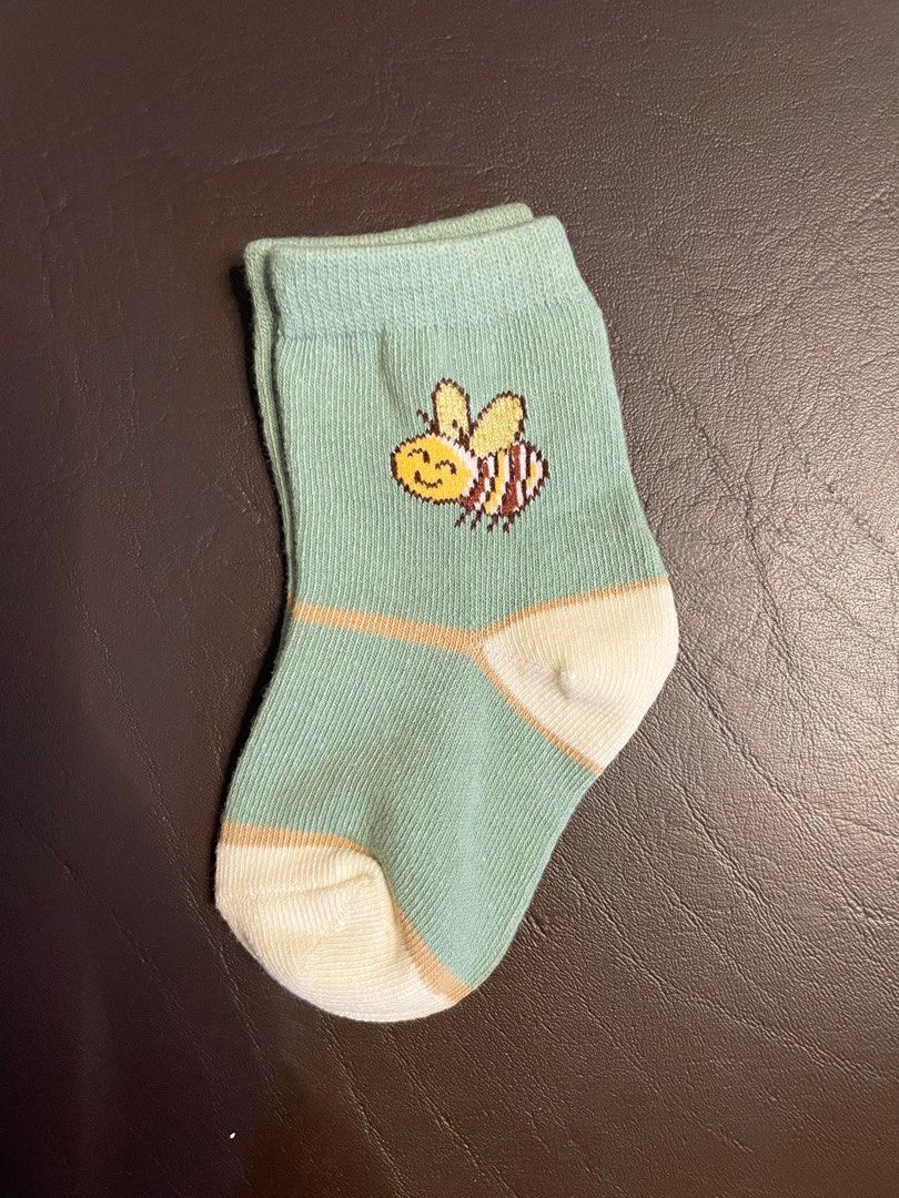 Kids socks bee themed design (Category: Babies & Kids Fashion) located in Pasig City. Submitted by ilr17 (Listing ID 1249299334, Image 3). Description: Kids socks Bee themed design Size small (1-3 years old) 100% cotton Can be sold per piece at a higher price Rfs bought samples for online business .