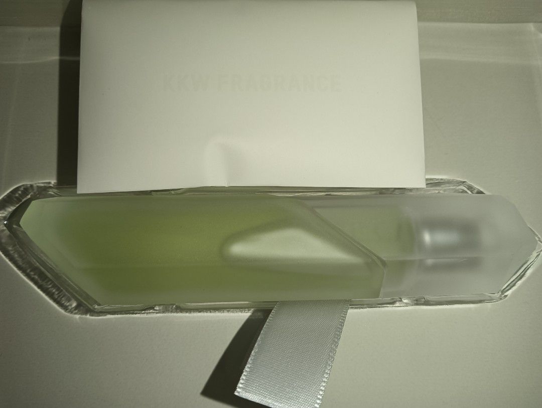 Kkw pear hotsell and peony