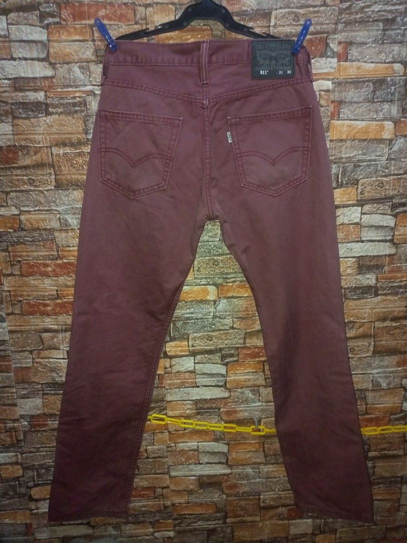 Burgundy jeans mens online levis