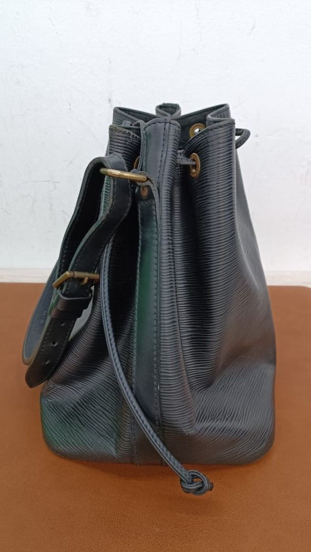 LOUIS VUITTON M44102 PETIT NOE BLACK EPI LEATHER GHW Luxury Bags