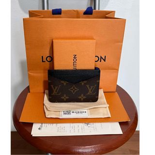 CLEARANCE SALE Auth Louis Vuitton Card holder 3, Luxury, Bags & Wallets on  Carousell