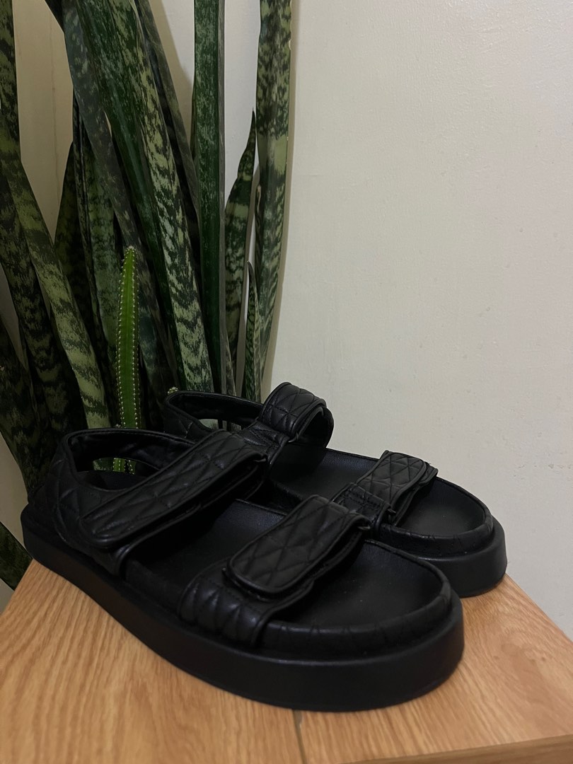 Mango quilted hotsell strap sandals