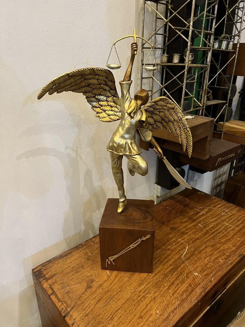 Michael Cacnio sculpture (Category: Other Home Decor) located in Manila. Submitted by megaworld_art (Listing ID 1249423648, Image 1). Description: free viewing and deliver Metro manila.