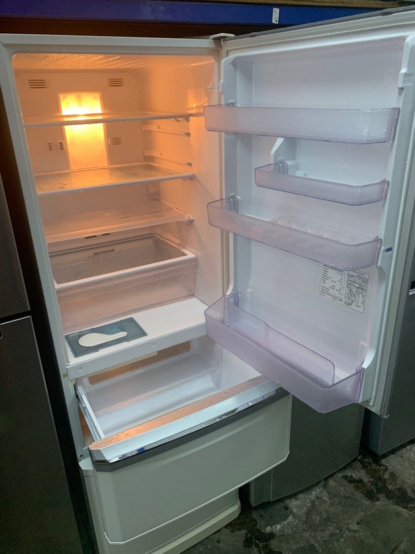 Mitsubishi 3Ticks 3Door Auto Icemaker Bottom Freezer Fridge, 306L, TV