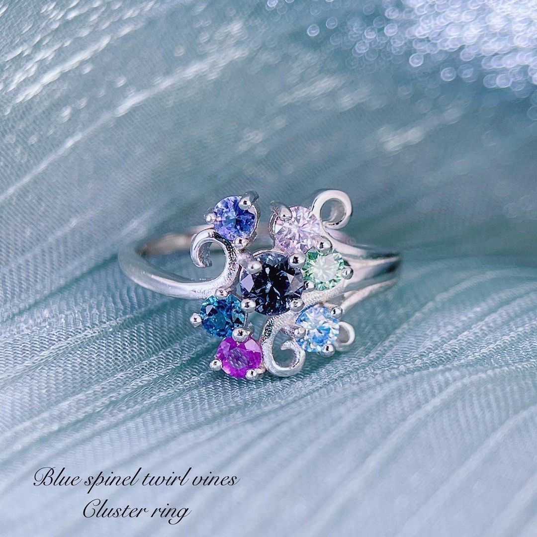 Gem top cluster ring