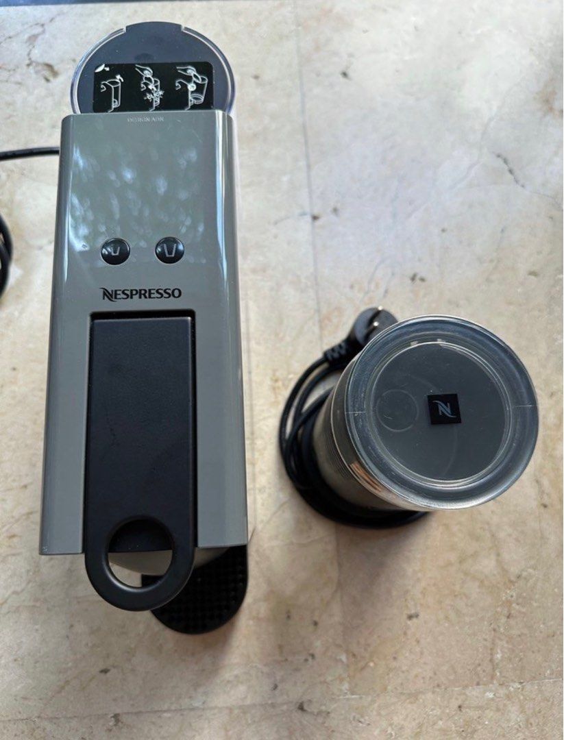 Nespresso Essenza Mini Coffee Machine, gray plus Aeroccino3 Milk