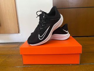 NIKE Quest 3 Brand New