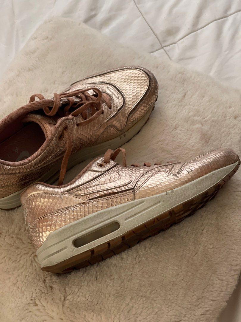 rose gold nike airmax