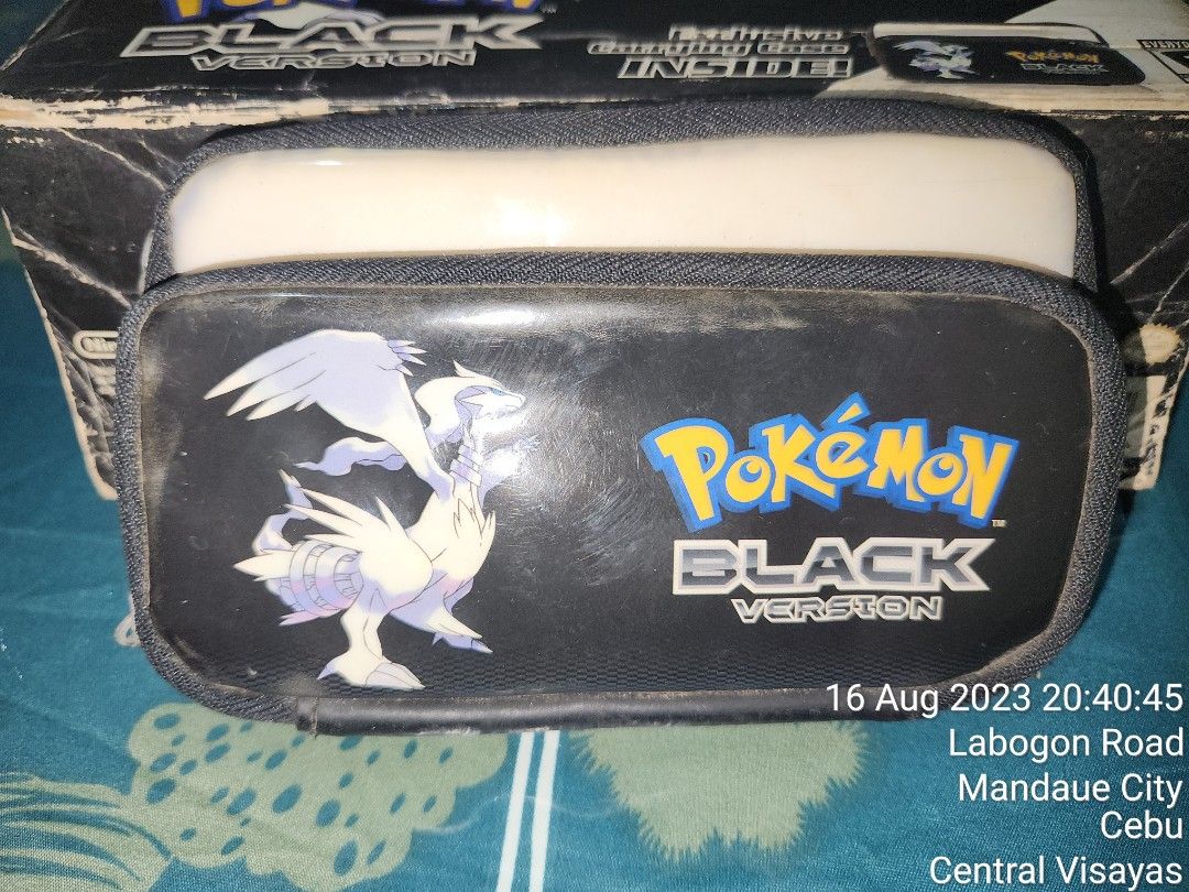 Pokemon Black Version Nintendo DS Console Bundle + Exclusive Carrying Case  [Nintendo DS NDS, Reshiram & Zekrom Edition] NEW : : Video Games