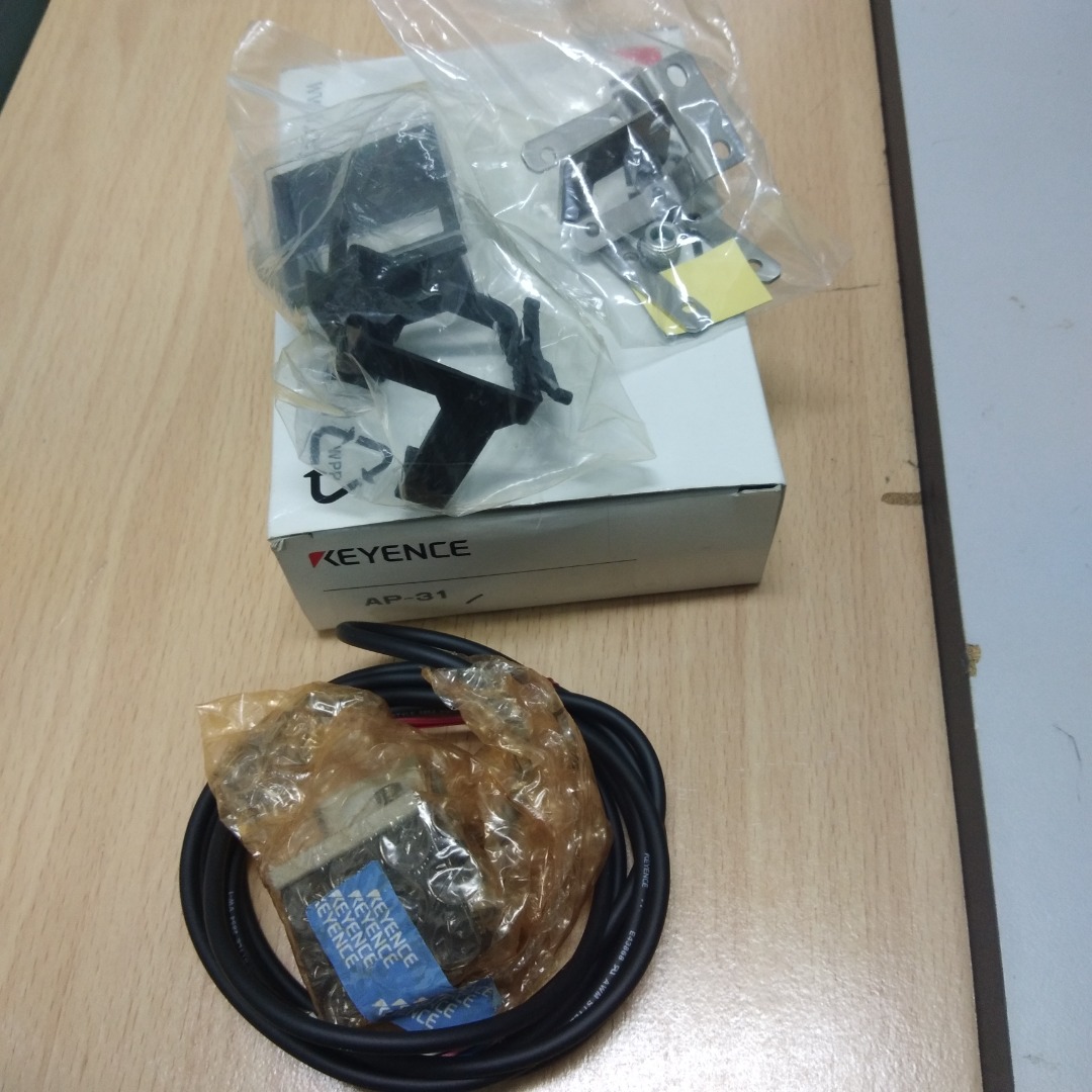 Orginal Brand New Keyence Two-colour Digital Display Pressure Sensor AP ...