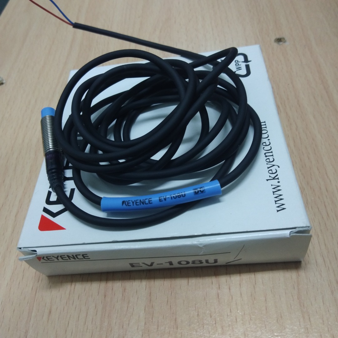 Original Brand New Keyence DC Twowire self contained amplifier