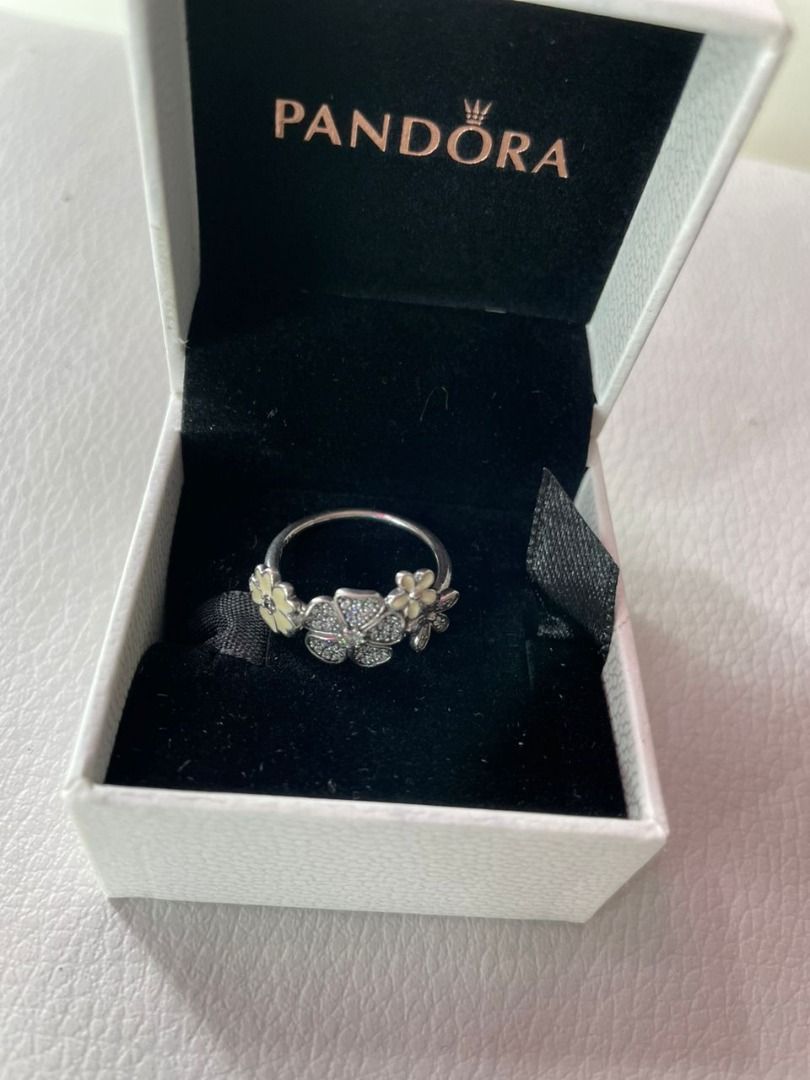 Authentic Pandora Ring (with receipt), Women's Fashion, Jewelry