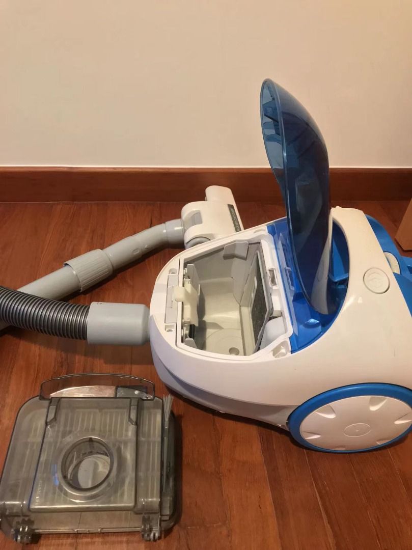 Panasonic Vacuum Cleaner / Panasonic MCCL305 350W suction power, TV