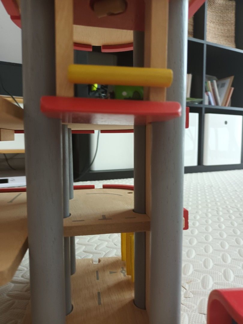 U.P 362 PLAN TOYS parking Garage, Babies & Kids, Infant Playtime on