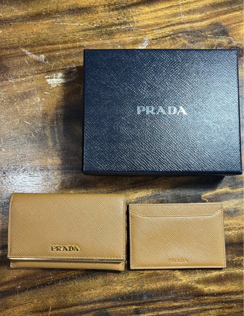 Prada saffiano outlet metal