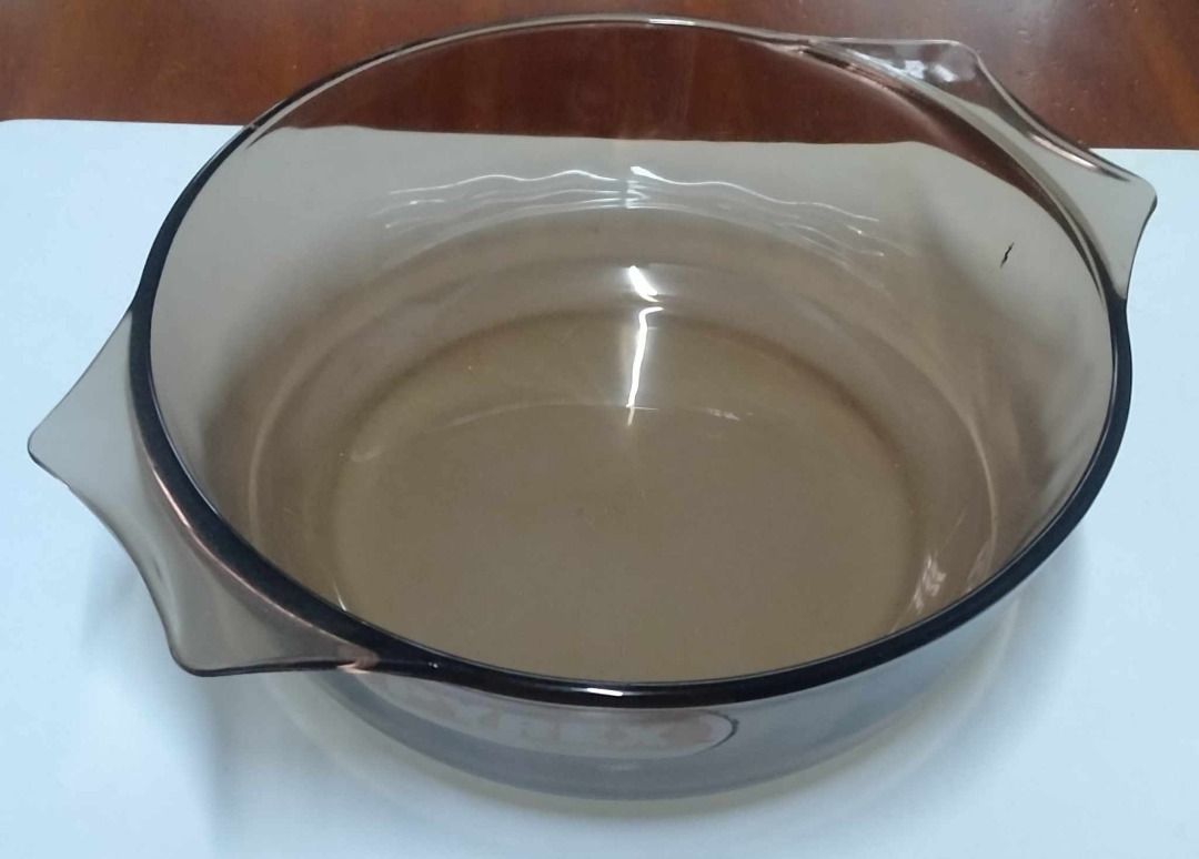 Pyrex Dish (Category: Bakeware) located in Caloocan City. Submitted by l3tty-17972 (Listing ID 1249319974, Image 1). Description: Top diameter: 8.5" Bottom diameter: 6" Height: 3.5".