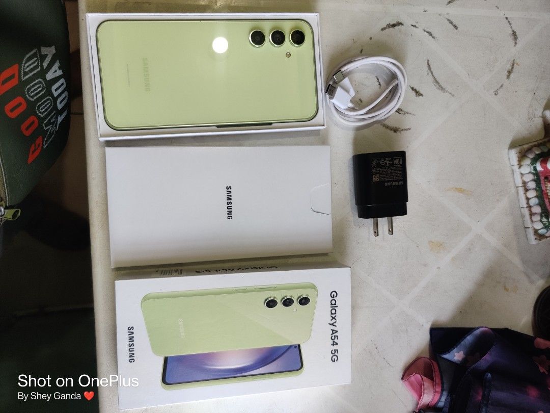 Samsung a54 5g 8/256 (Category: Samsung) located in Manila. Submitted by skychoochoo (Listing ID 1249311071, Image 1). Description: no issue complete good as new.