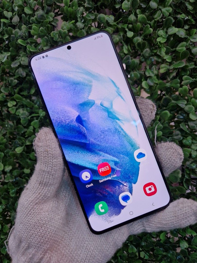 Samsung s21 plus 5g (Category: Samsung) located in Quezon City. Submitted by mubrogadgets (Listing ID 1249281714, Image 1). Description: SAMSUNG S21 plus 5G 💯no issue and no amolwd burn 💯no history of repair 💯super smooth performance Gaming phone -Exynos2100(5 nm)/Mali-G78 MP14 -128GB 8GB RAM 💯high quality display -Dynamic AMOLED 2X, 120Hz, -HDR10+, 1300 nits (peak) -6.2inches display 💯super linaw ng camera.
