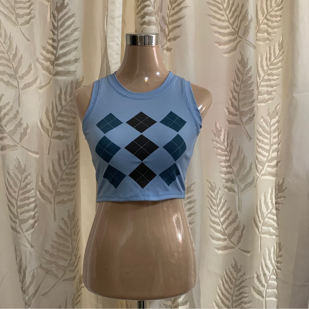 Sando Cropped Top on Carousell