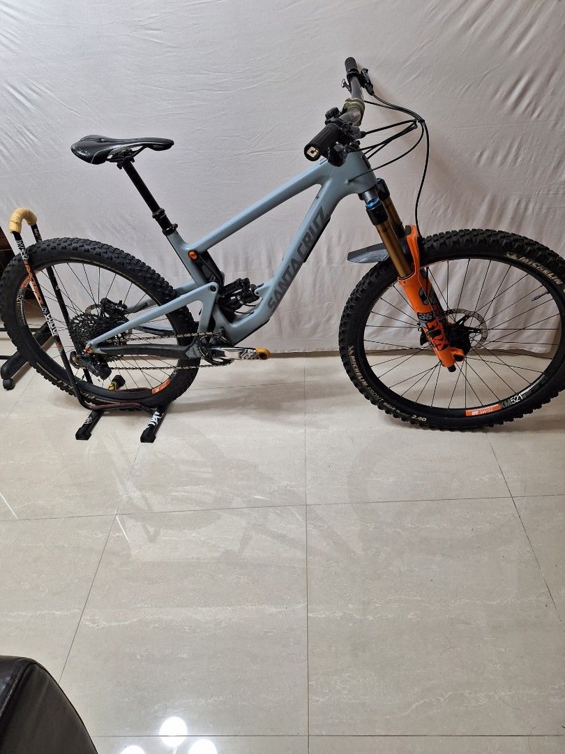 Santa Cruz Bronson CC 2019 medium size Custom build MTB Enduro DH
