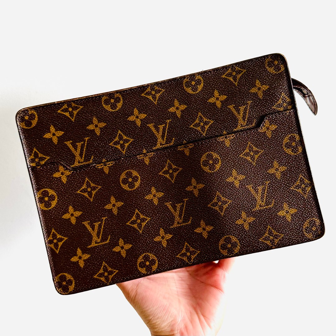 LOUIS VUITTON Poche Toilette LV Monogram 26 Toiletry Pouch. Discontinued