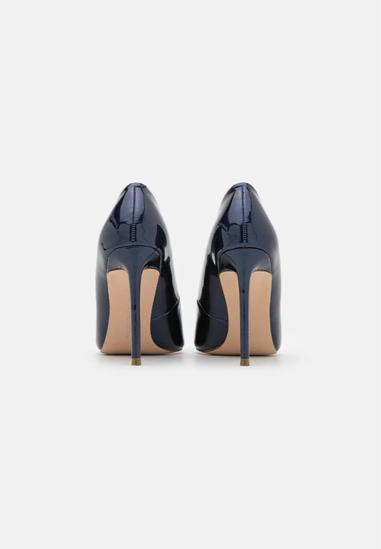 Daisie pumps clearance