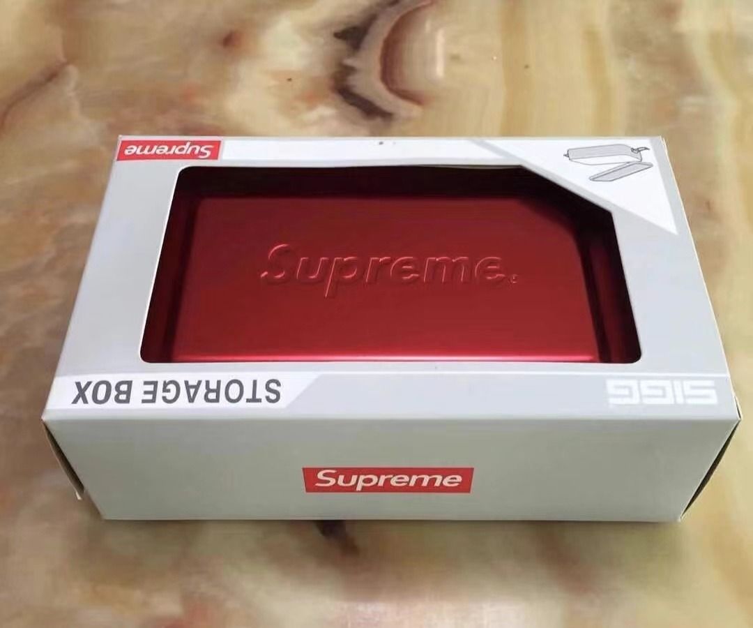 Supreme SS18 SIGG Metal Box Plus Red 飯盒紅色, 運動產品, 行山及