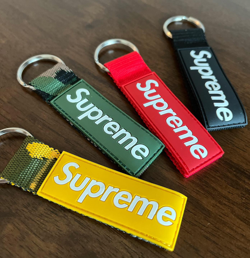 Supreme Webbing Keychain キーホルダー-レッド - 小物