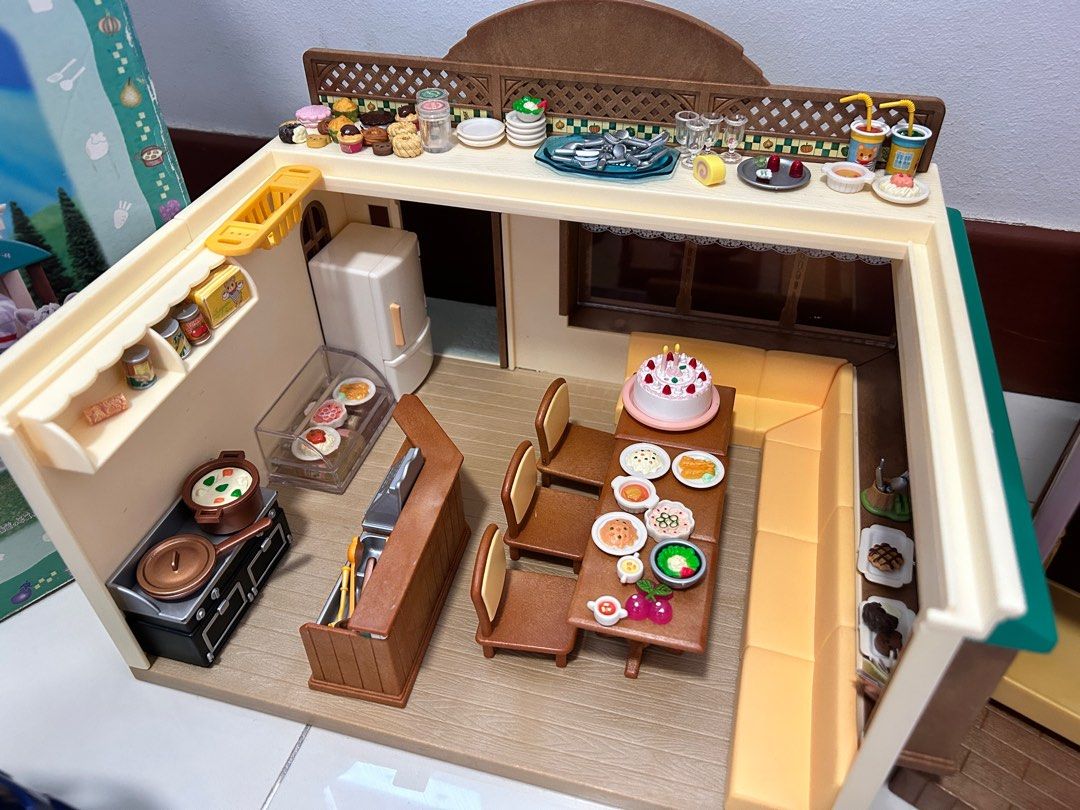 25 doll house 110 kitchen restaurant 40 car. Sylvanian families authentic