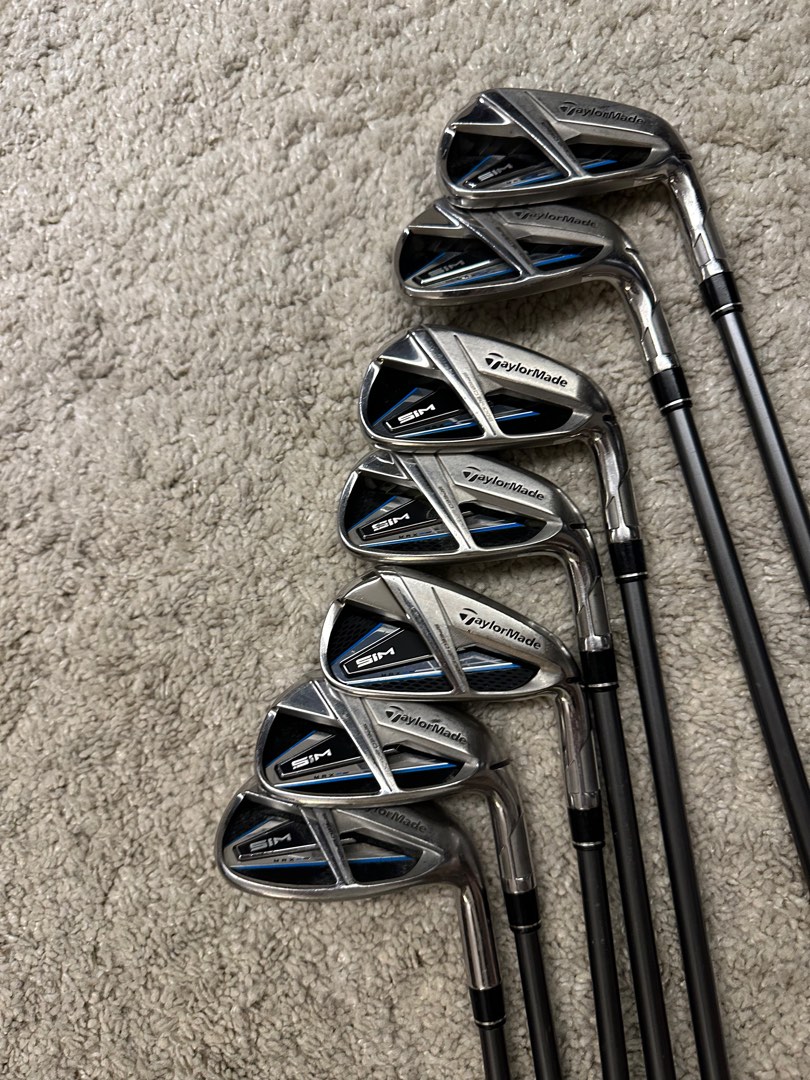 TaylorMade sim max iron set (graphite), Sports Equipment, Sports