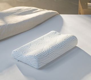 TEMPUR Smartcool Original Pillow Ergonomic Support For Back and Side Sleepers (Small)