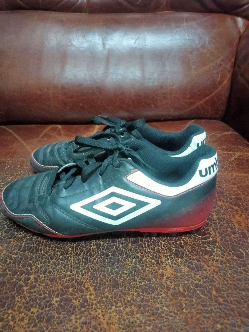 Umbro sales kids shoes