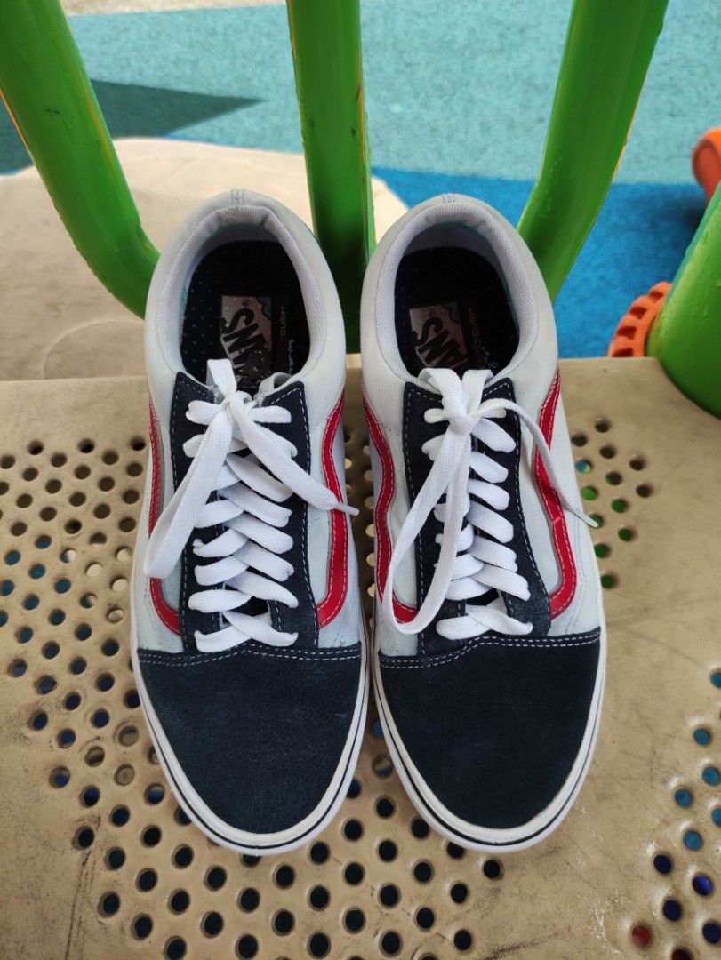 Vans Off The Wall Sneakers For Unisex(Size:42), Men's Fashion, Footwear,  Sneakers on Carousell