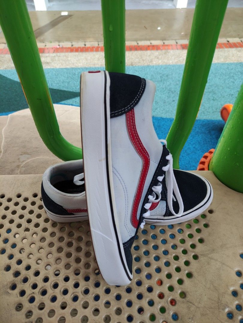 Vans size 42